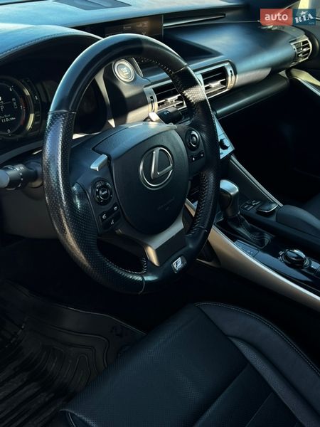 Седан Lexus IS 2013 в Киеве
