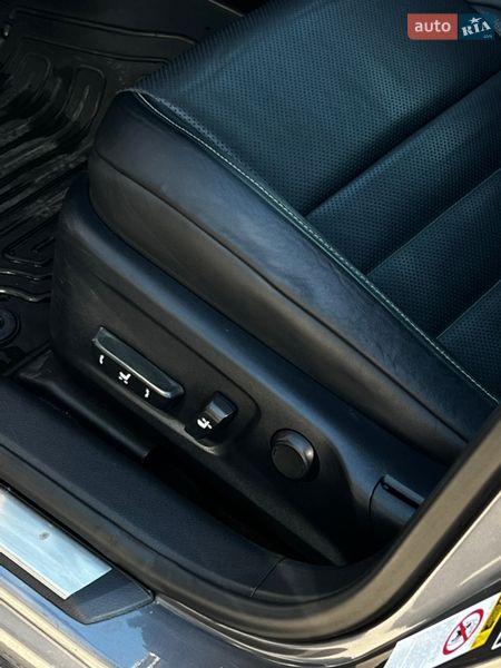 Седан Lexus IS 2013 в Киеве