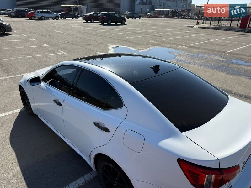Седан Lexus IS 2012 в Киеве