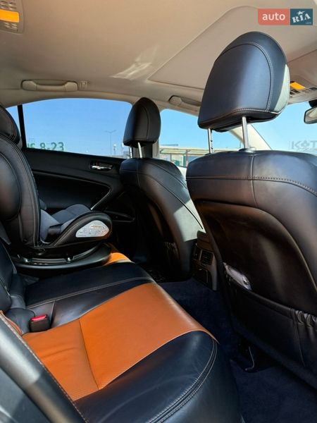 Седан Lexus IS 2012 в Киеве