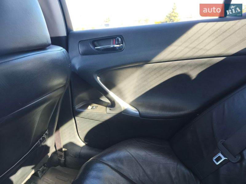 Седан Lexus IS 2008 в Полтаві
