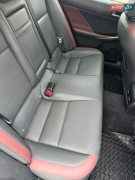 Седан Lexus IS 2016 в Киеве