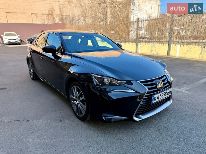 Седан Lexus IS 2018 в Киеве