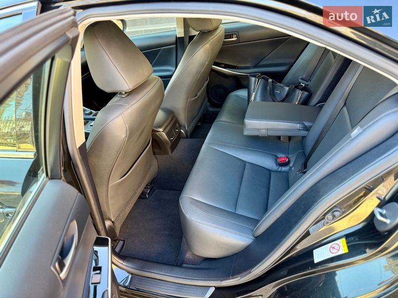 Седан Lexus IS 2018 в Киеве