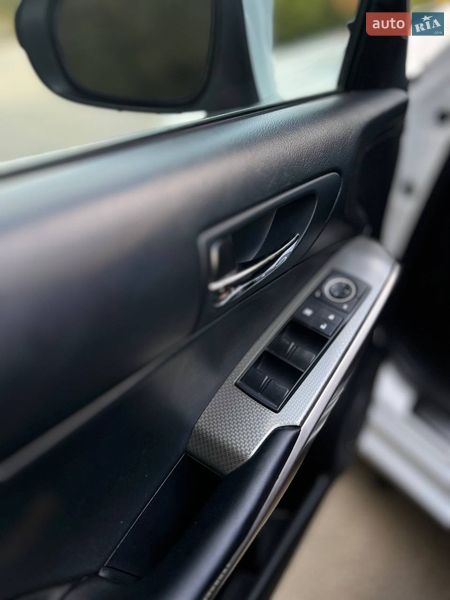 Седан Lexus IS 2014 в Днепре