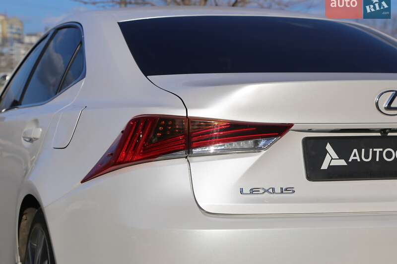 Седан Lexus IS 2017 в Киеве