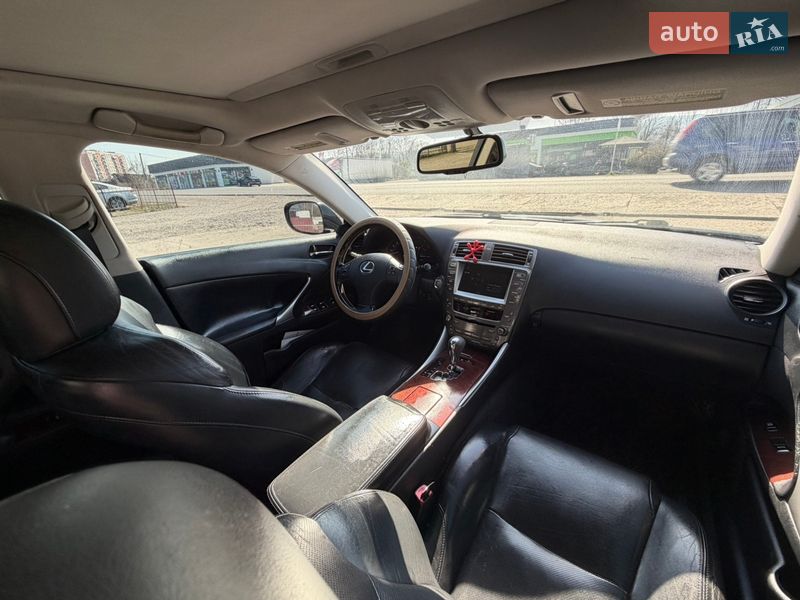 Седан Lexus IS 2008 в Солотвине