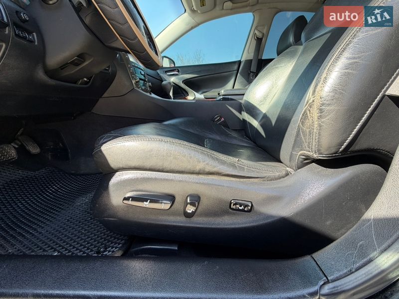 Седан Lexus IS 2008 в Солотвине