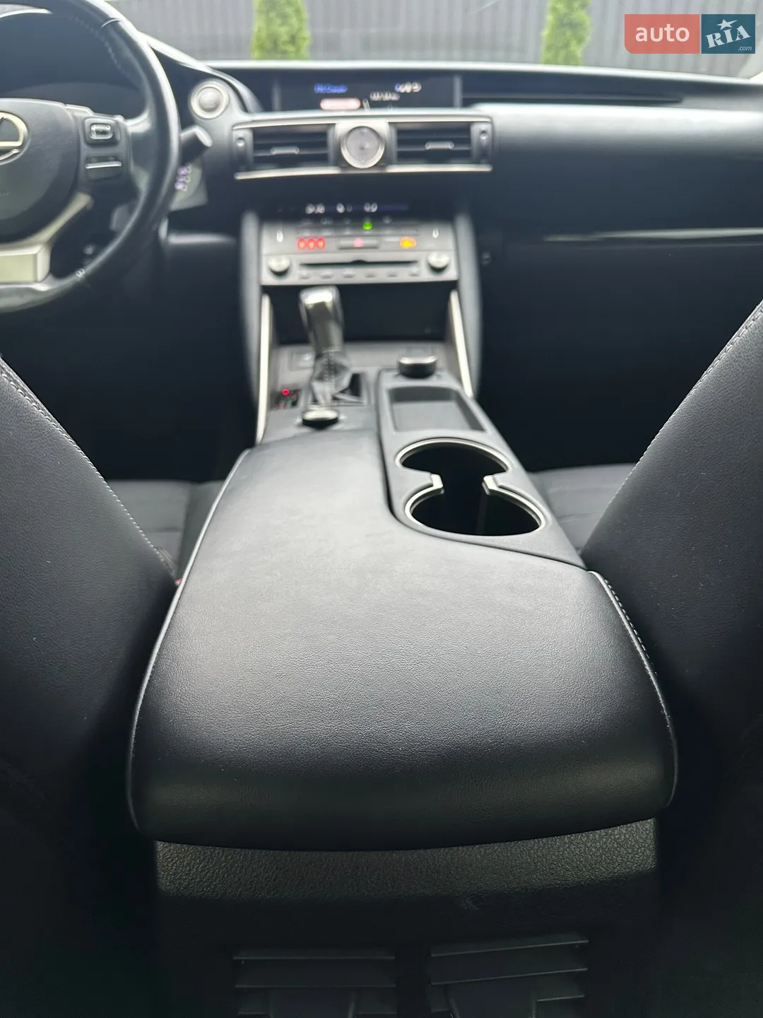 2017 Lexus IS - мініатюра 22