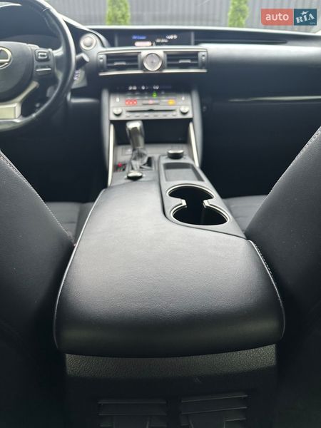 Седан Lexus IS 2017 в Днепре