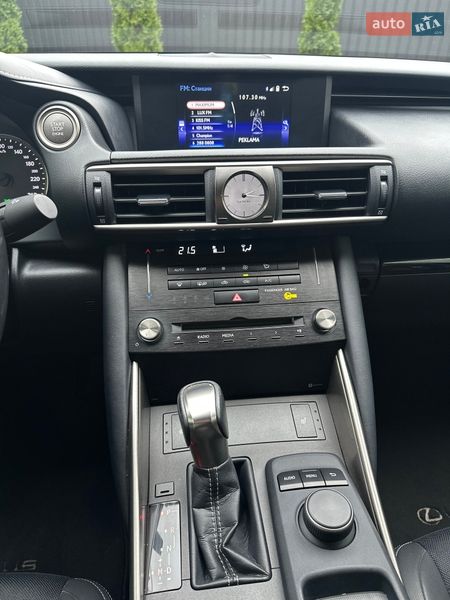 Седан Lexus IS 2017 в Днепре