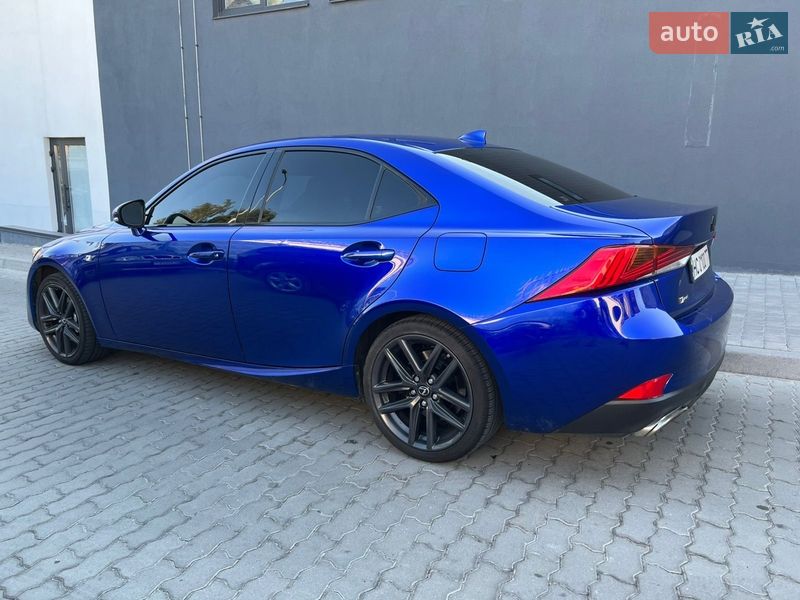 Седан Lexus IS 2017 в Львове