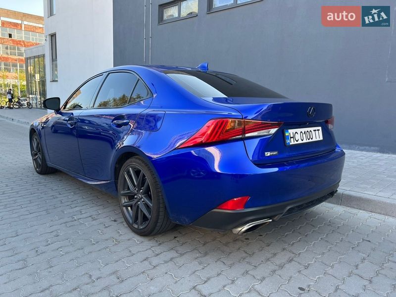 Седан Lexus IS 2017 в Львове