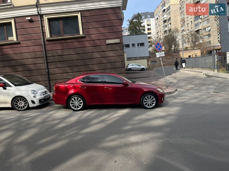 Седан Lexus IS 2007 в Львові