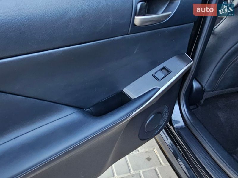 Седан Lexus IS 2020 в Киеве фото 25 Седан Lexus IS 2020 в Киеве