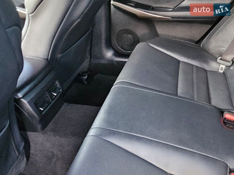 Седан Lexus IS 2020 в Киеве фото 34 Седан Lexus IS 2020 в Киеве