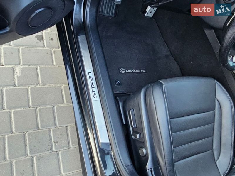 Седан Lexus IS 2020 в Киеве фото 31 Седан Lexus IS 2020 в Киеве