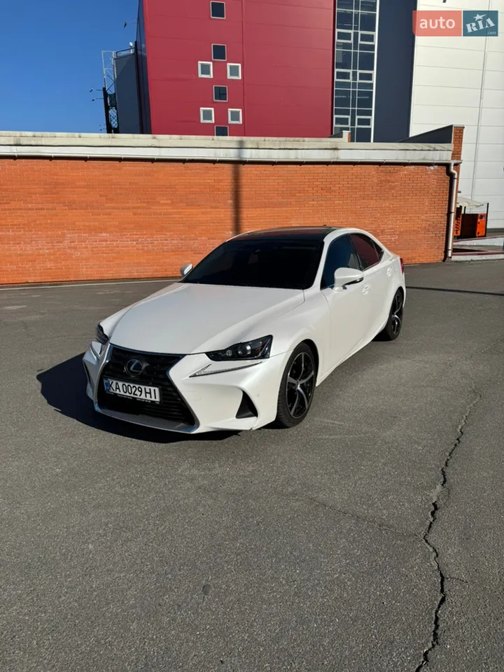 2017 Lexus IS - мініатюра 24