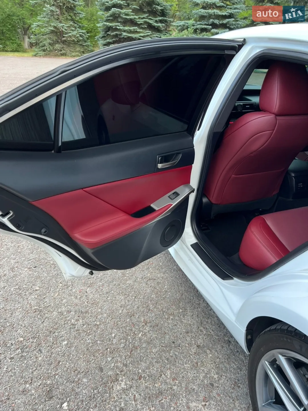 2017 Lexus IS - мініатюра 10
