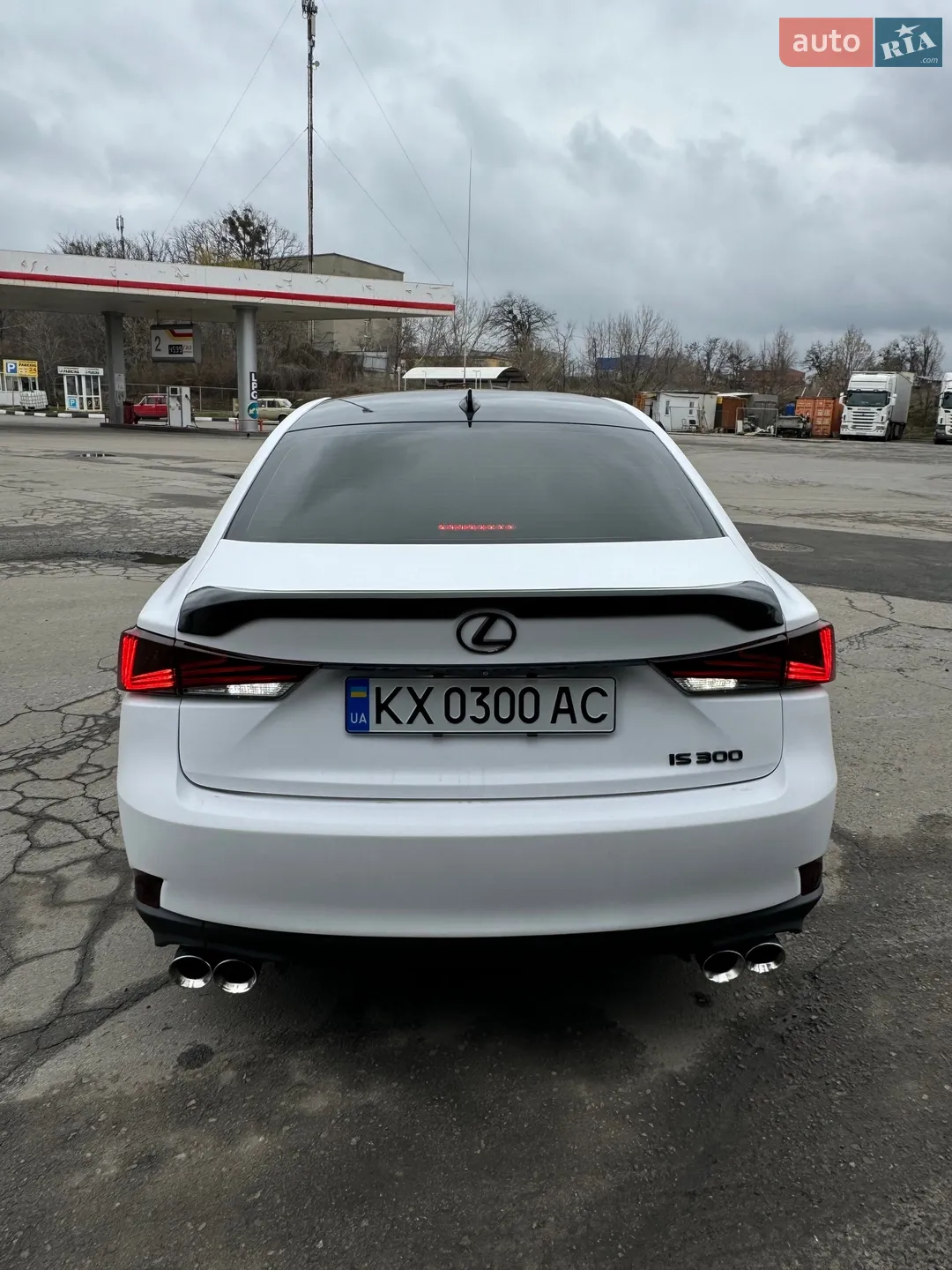 2017 Lexus IS - мініатюра 26