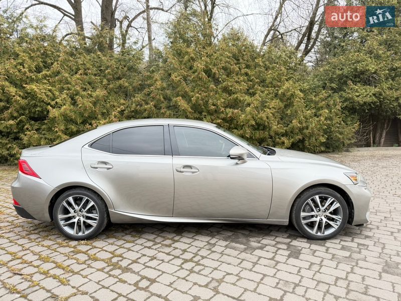 Седан Lexus IS 2017 в Калуше фото Седан Lexus IS 2017 в Калуше