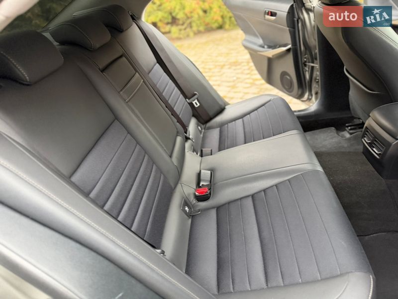 Седан Lexus IS 2017 в Калуше фото 36 Седан Lexus IS 2017 в Калуше