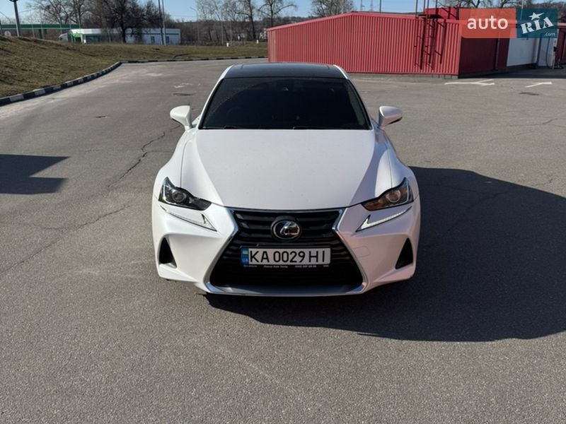 Седан Lexus IS 2016 в Киеве фото Седан Lexus IS 2016 в Киеве
