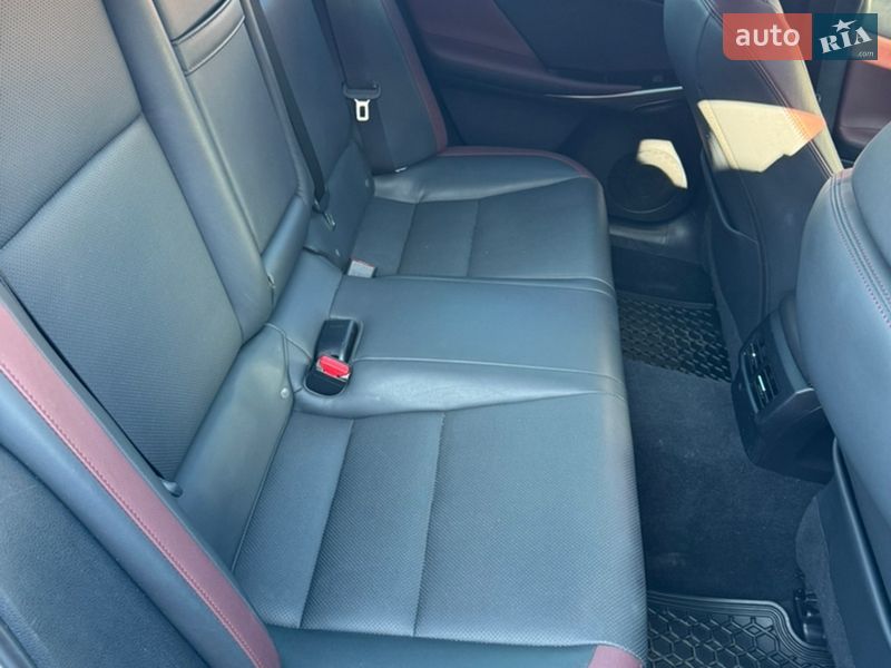 Седан Lexus IS 2016 в Киеве фото 12 Седан Lexus IS 2016 в Киеве