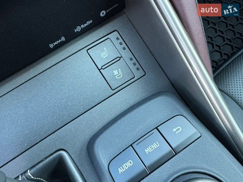 Седан Lexus IS 2016 в Киеве фото 15 Седан Lexus IS 2016 в Киеве