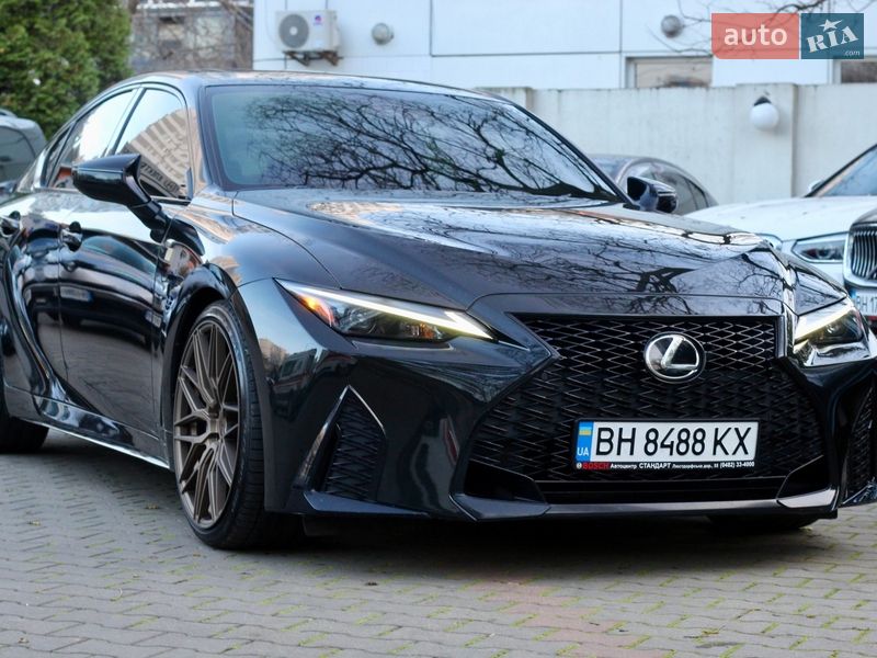 Lexus IS 2021