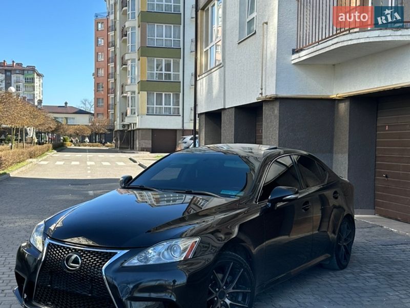Седан Lexus IS 2012 в Ивано-Франковске