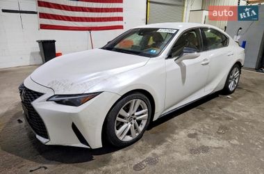 Lexus IS 2021