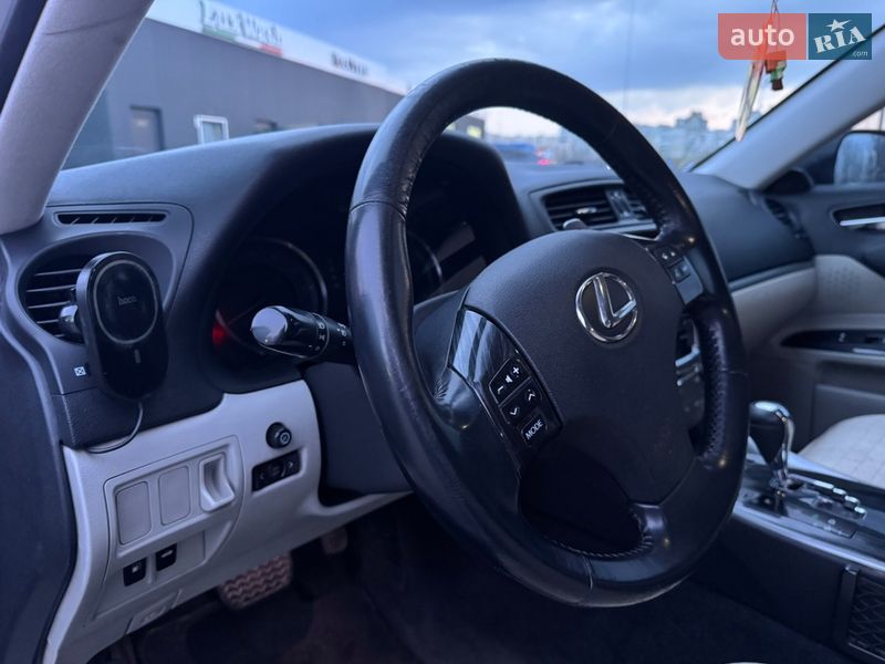 Седан Lexus IS 2010 в Полтаве