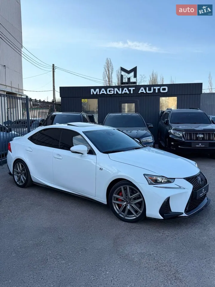 2017 Lexus IS - мініатюра 33