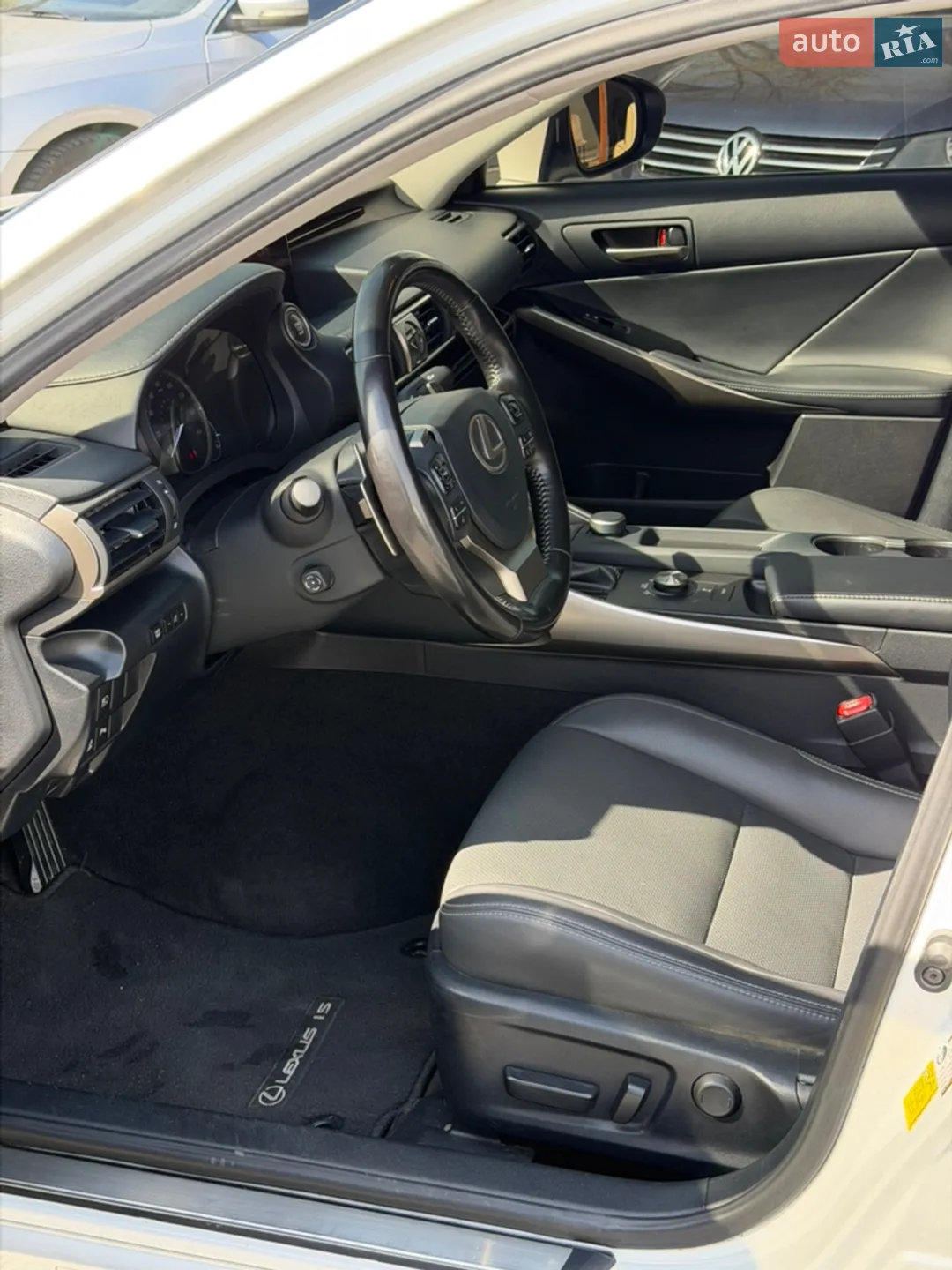 2019 Lexus IS - мініатюра 19