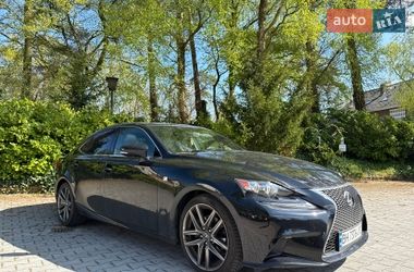Седан Lexus IS 2014 в Болграді