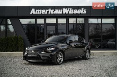 Седан Lexus IS 2015 в Чернівцях