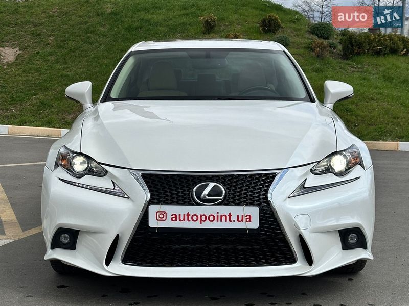 Lexus IS 2016