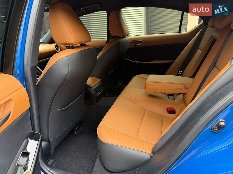 Седан Lexus IS 2021 в Києві