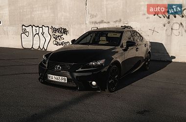 Седан Lexus IS 2014 в Львове
