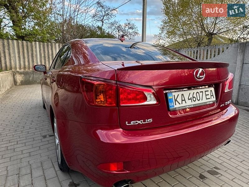 Lexus IS 2010
