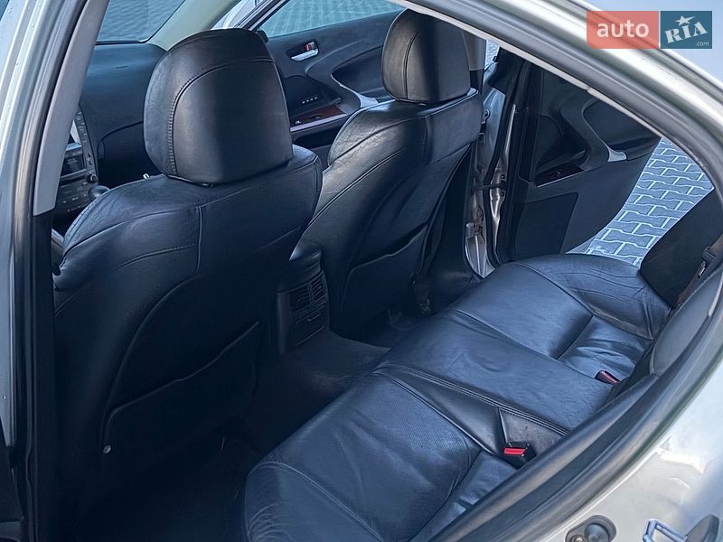 Седан Lexus IS 2005 в Тернополі