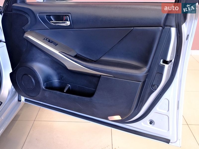 Седан Lexus IS 2013 в Одесі