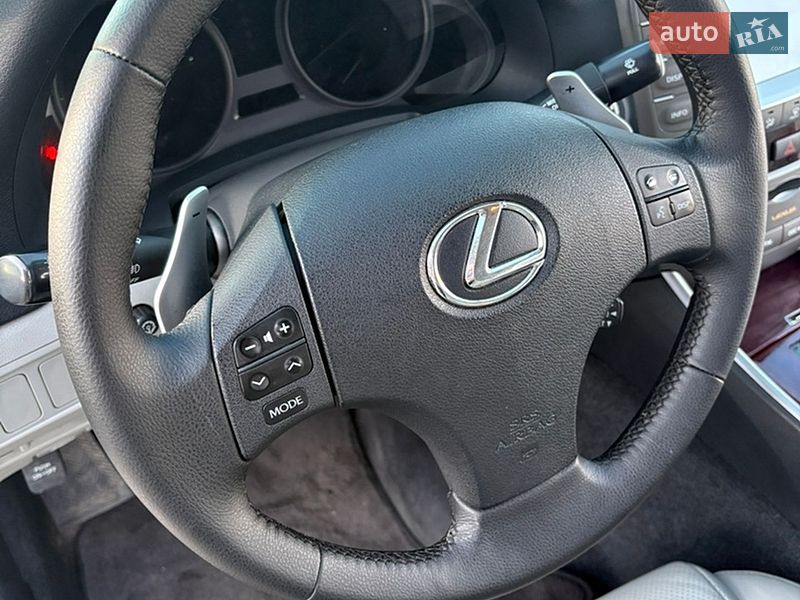 Седан Lexus IS 2006 в Киеве