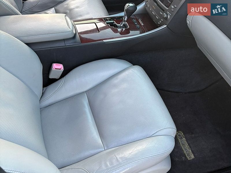 Седан Lexus IS 2006 в Киеве