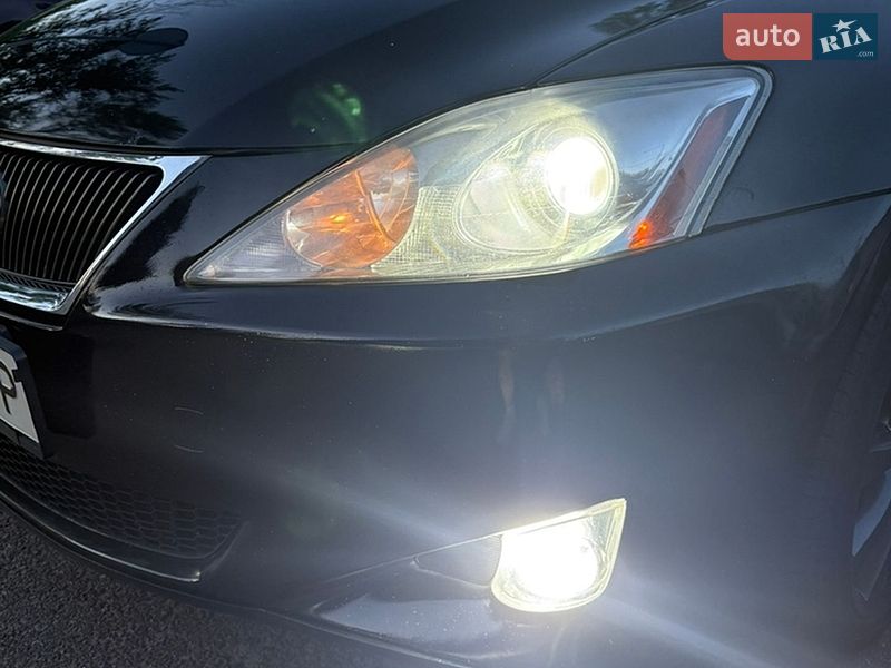 Седан Lexus IS 2006 в Киеве