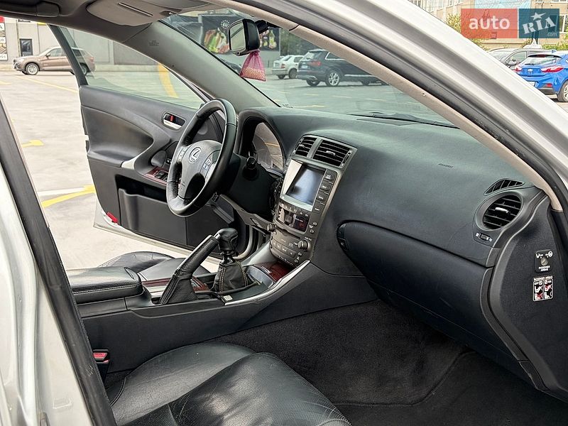 Седан Lexus IS 2005 в Тернополе