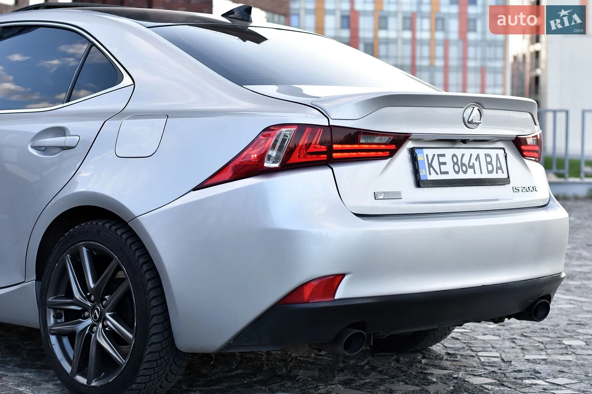 2016 Lexus IS - мініатюра 16