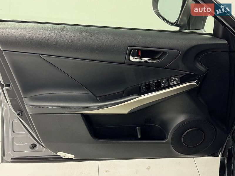 Седан Lexus IS 2015 в Одессе