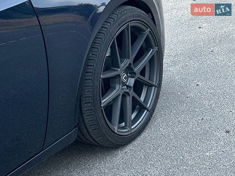 Седан Lexus IS 2014 в Києві